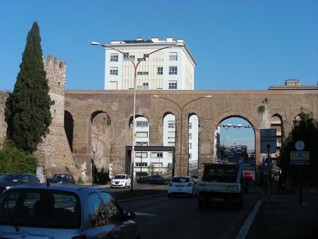 Maxim Rooms Rome Exterior photo