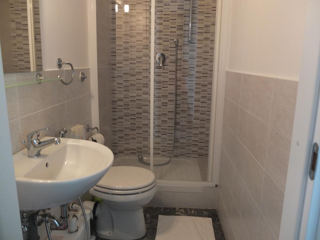 Maxim Rooms Rome Exterior photo