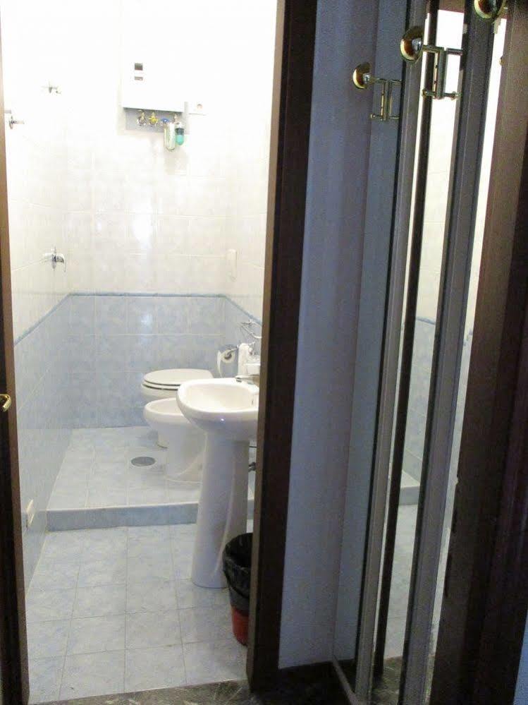 Maxim Rooms Rome Exterior photo