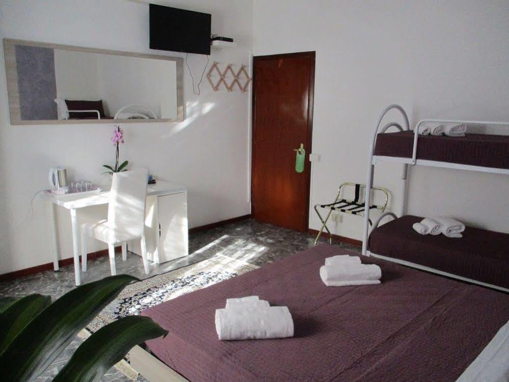 Maxim Rooms Rome Exterior photo