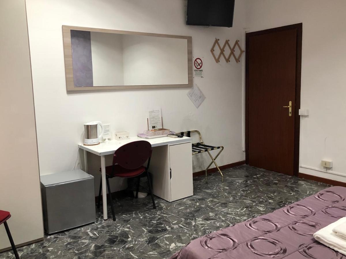 Maxim Rooms Rome Exterior photo